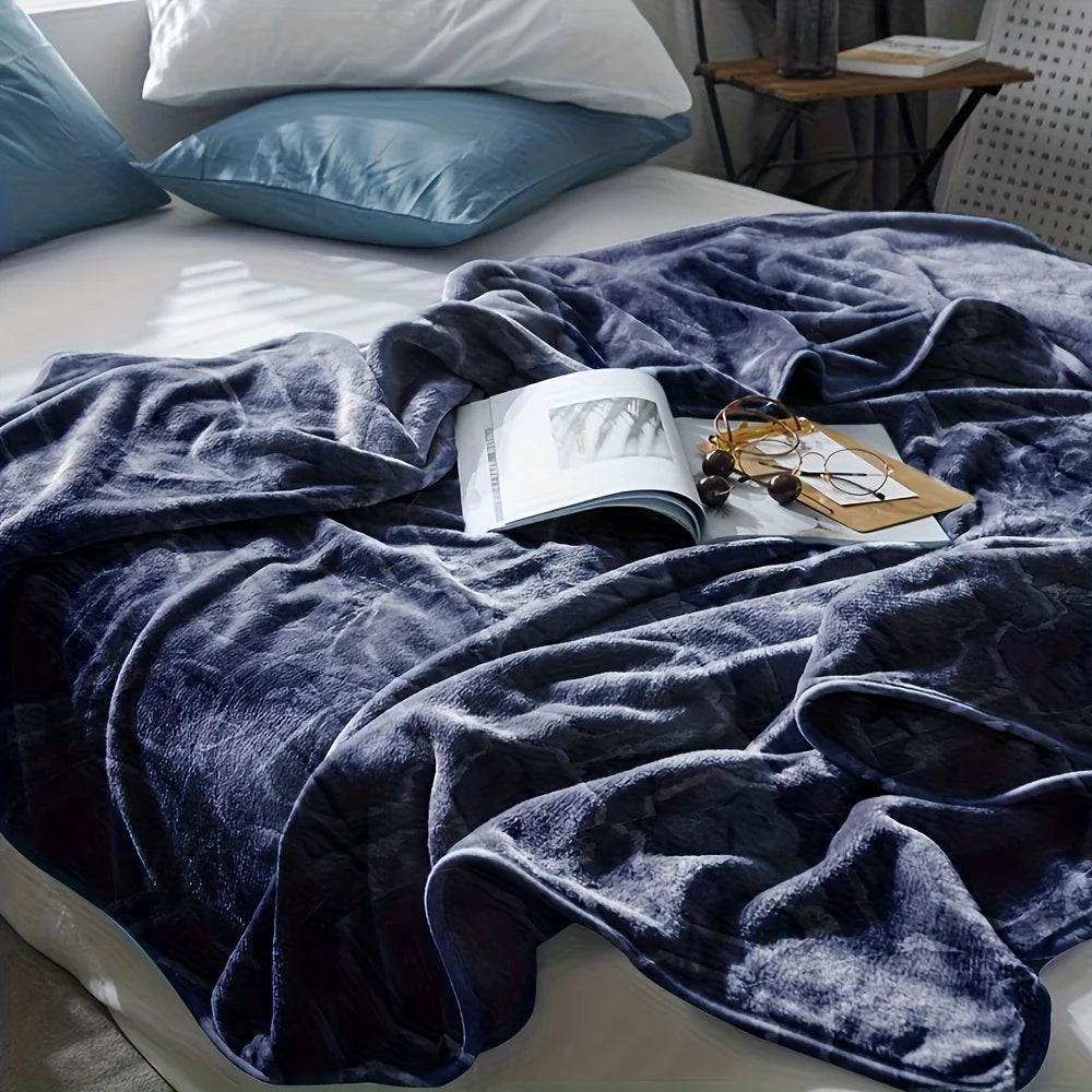Luxurious Blue Flannel Throw Blanket - Ultra-Soft